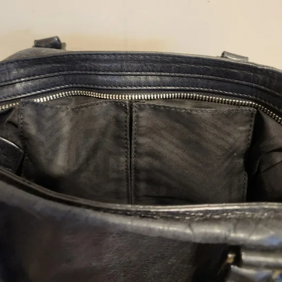 Rebecca Minkoff Regan Black "Distressed" Leather Satchel/Crossbody Bag Ret.$399 - Picture 11 of 12